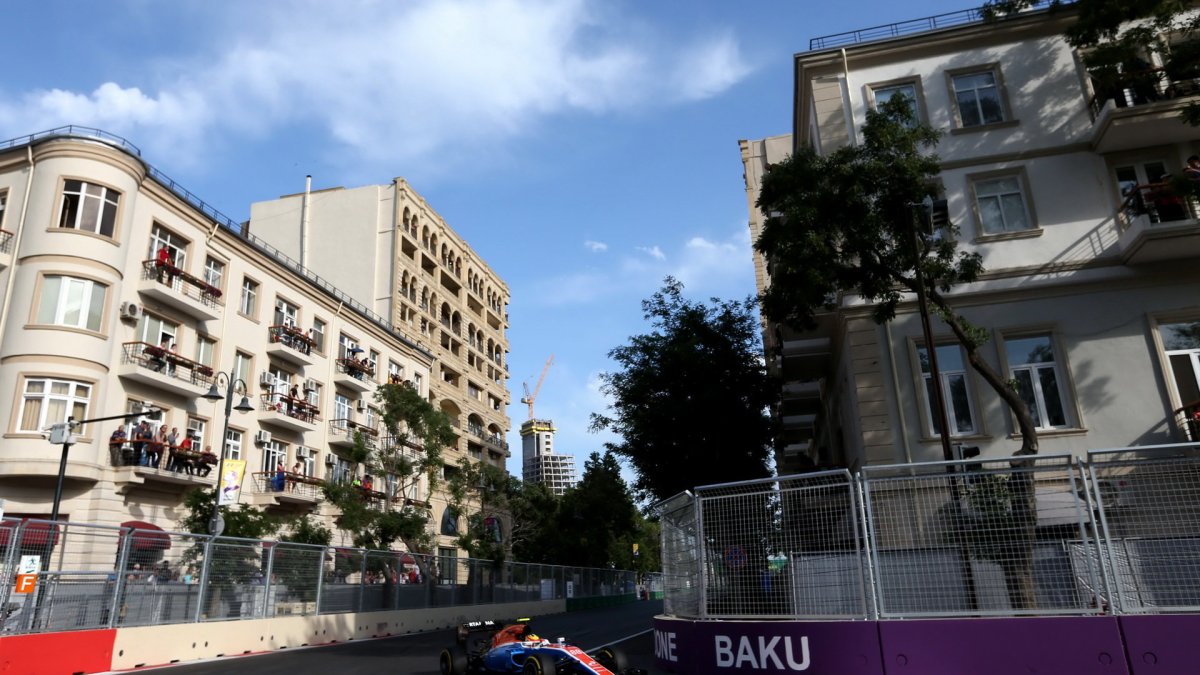 Rio Harjanto v závodě v Baku