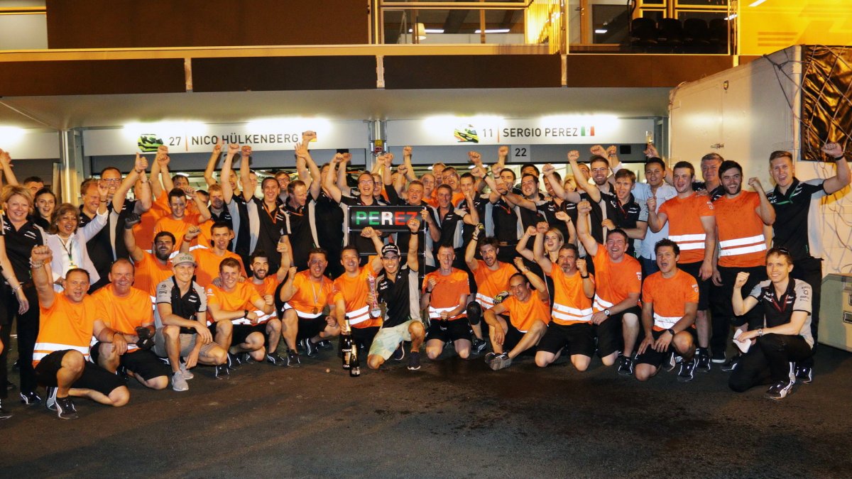 Radost týmu Force Indie z třetího místa v Baku