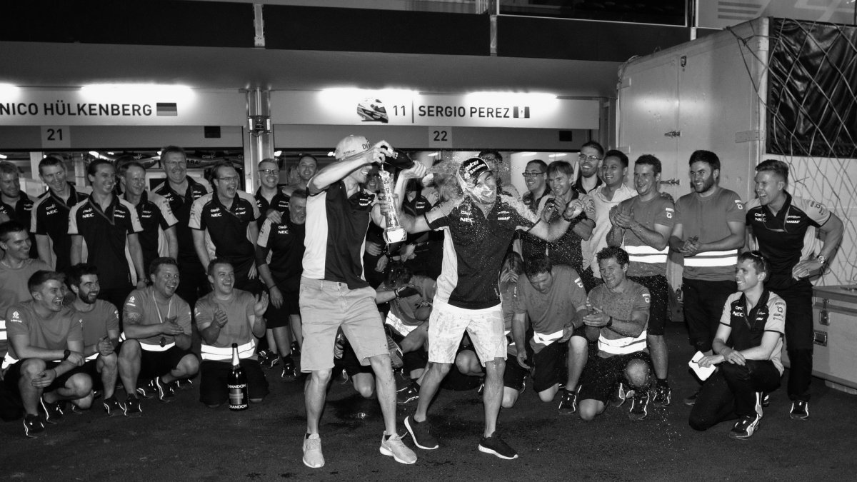 Radost týmu Force Indie z třetího místa v Baku