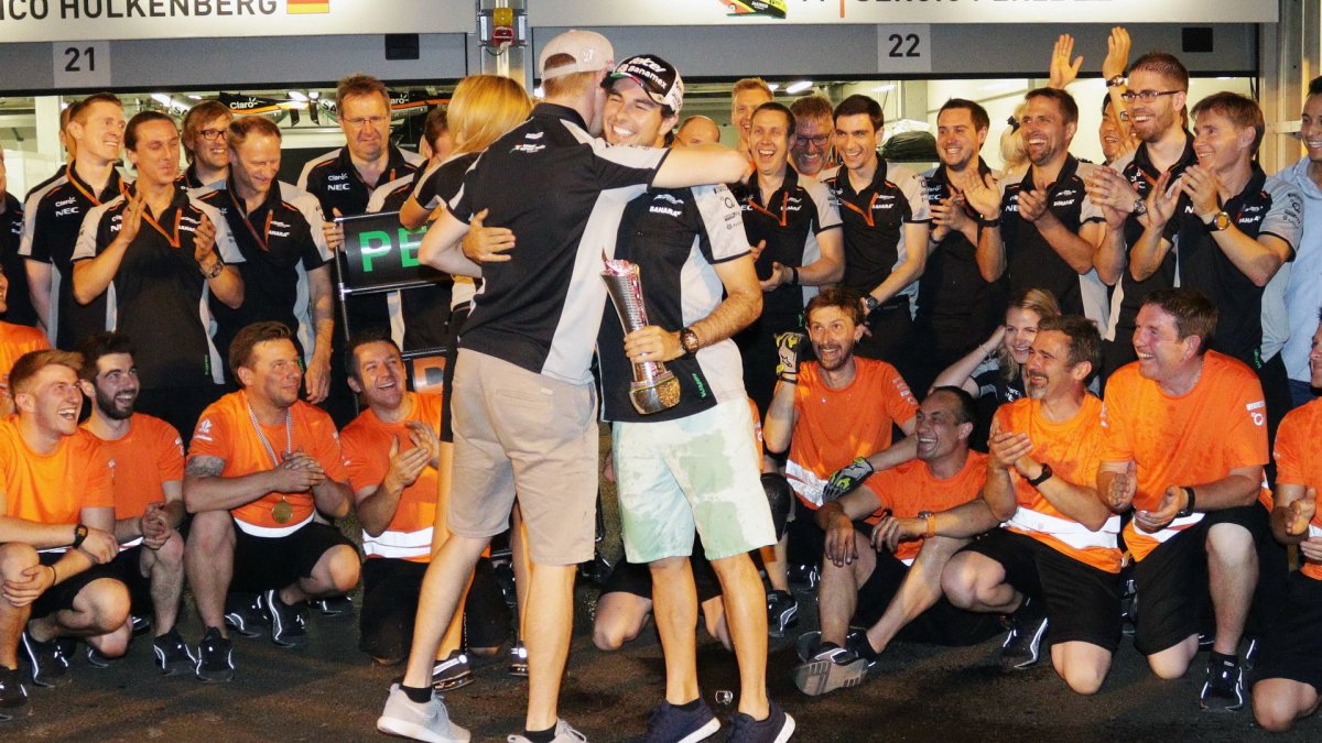 Radost týmu Force Indie z třetího místa v Baku