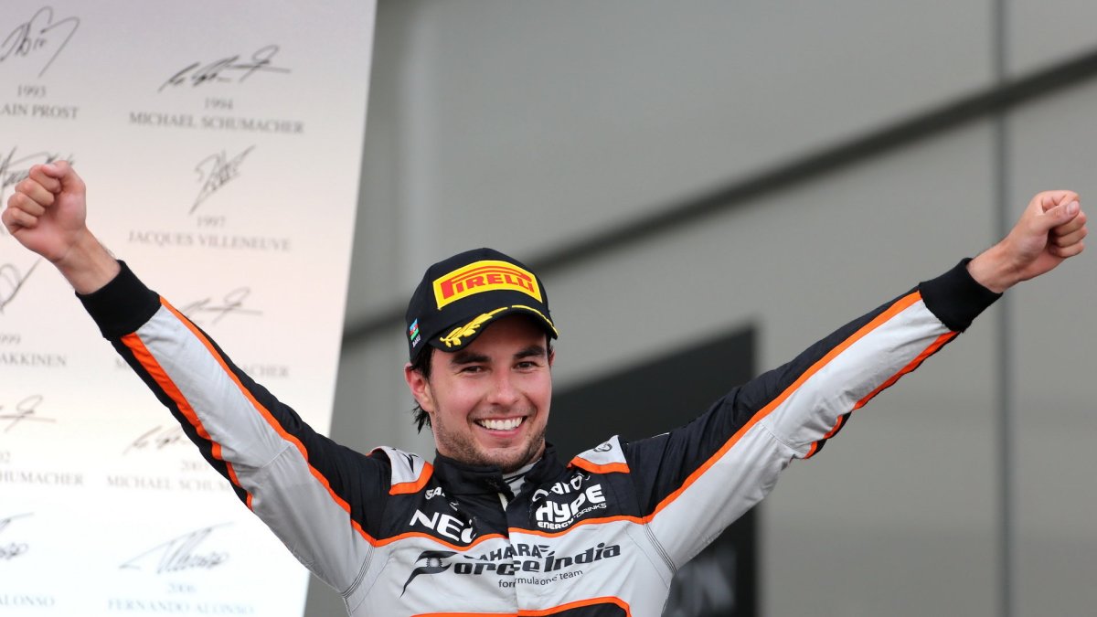 Sergio Pérez na pódiu v Baku