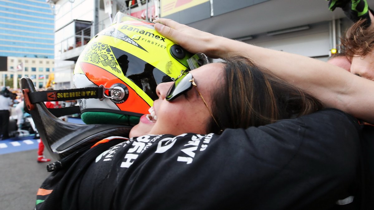 Sergio Pérez po závodě v Baku