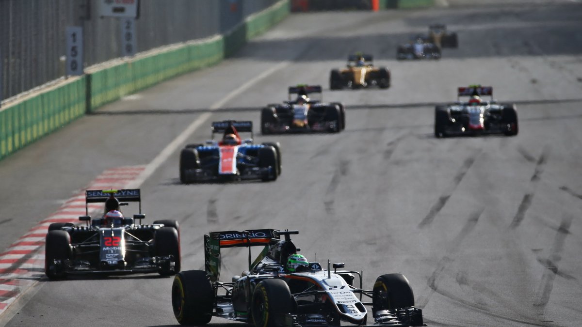 Nico Hülkenberg v závodě v Baku