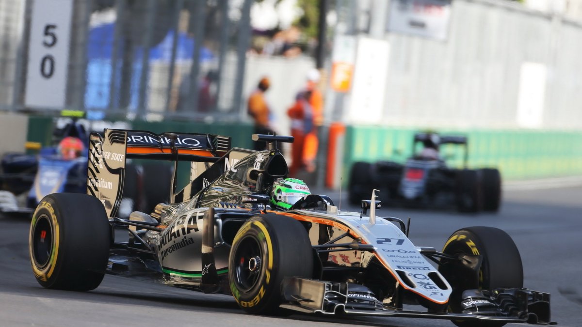 Nico Hülkenberg v závodě v Baku