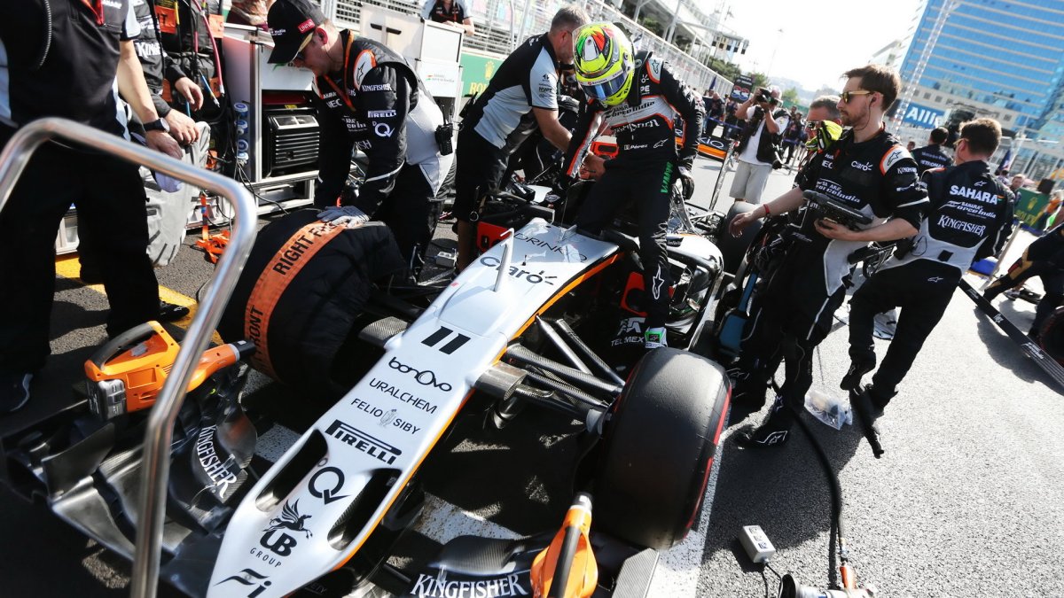 Sergio Pérez před závodem v Baku