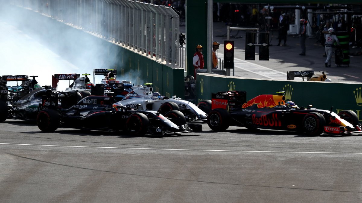 Start závodu v Baku