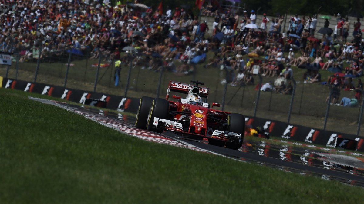 Sebastian Vettel v závodě v Maďarsku