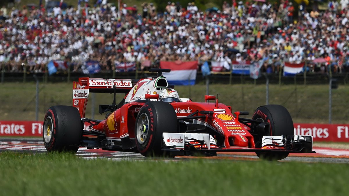 Sebastian Vettel v závodě v Maďarsku