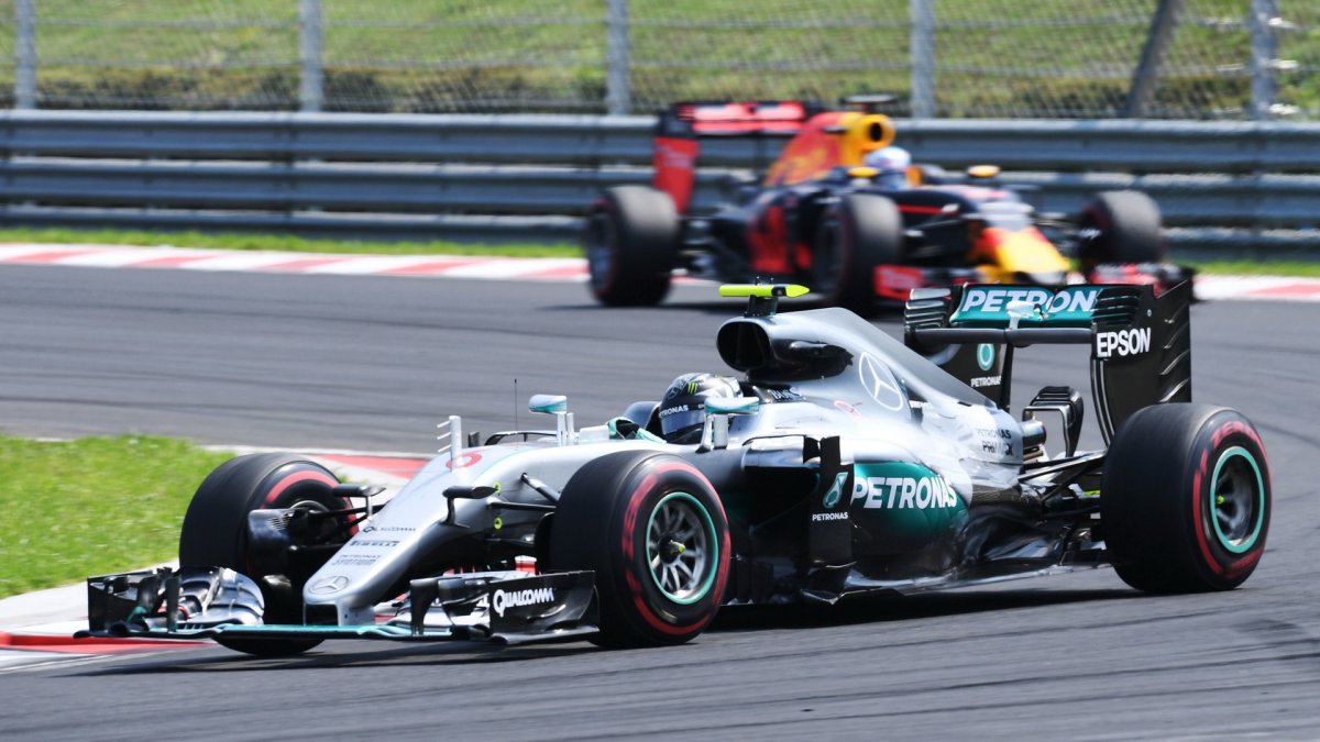 Nico Rosberg v závodě v Maďarsku