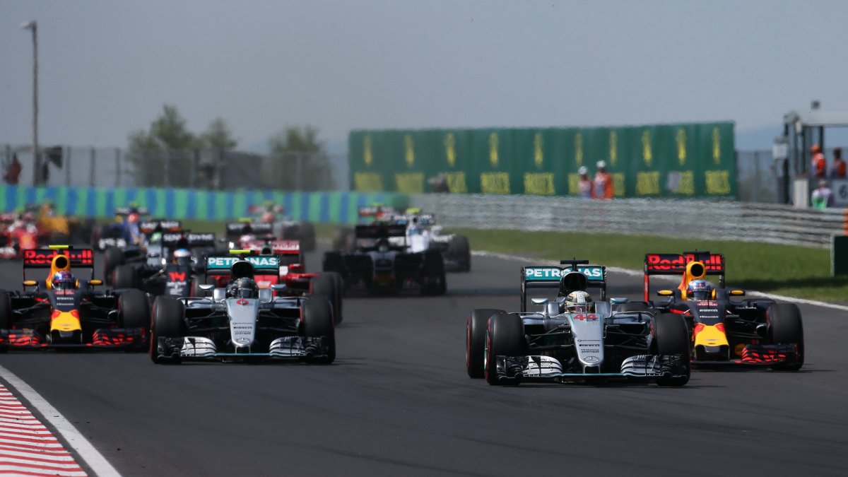 Start závodu v Maďarsku