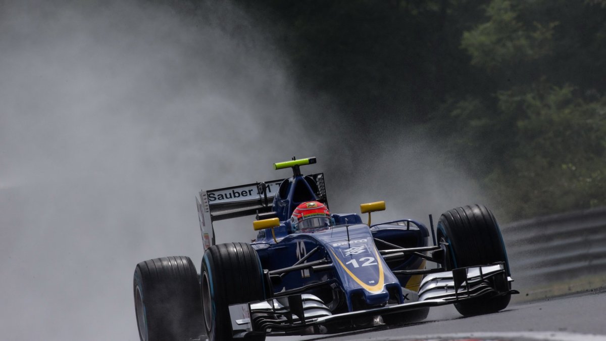 Felipe Nasr při sobotní deštivé kvalifikaci v Maďarsku