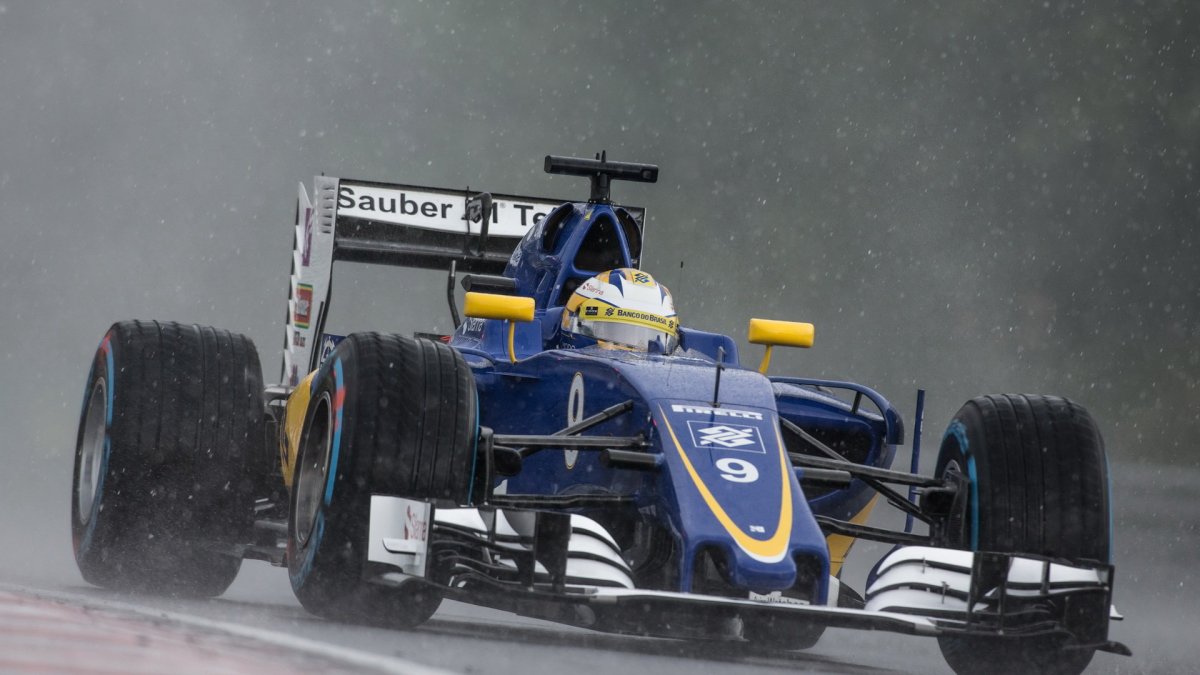 Marcus Ericsson při sobotní deštivé kvalifikaci v Maďarsku