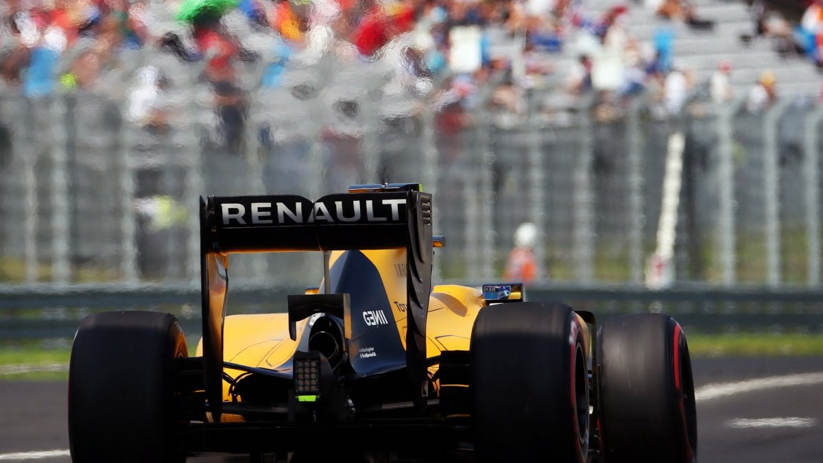 Jolyon Palmer při sobotním tréninku v Maďarsku