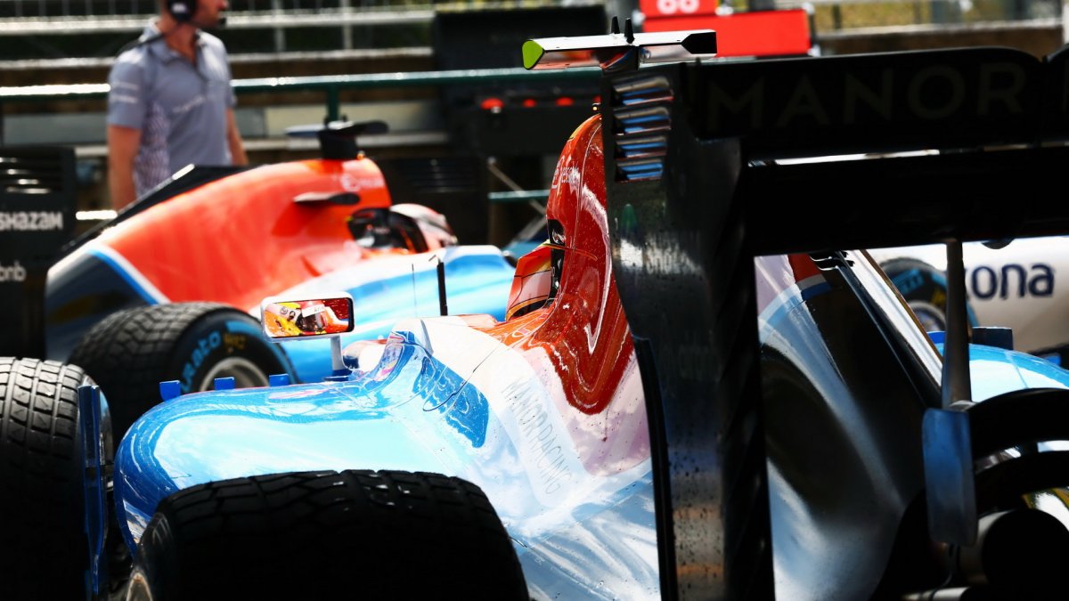 Rio Harjanto a Pascal Wehrlein čekají na výjezd při sobotní kvalifikaci v Maďarsku