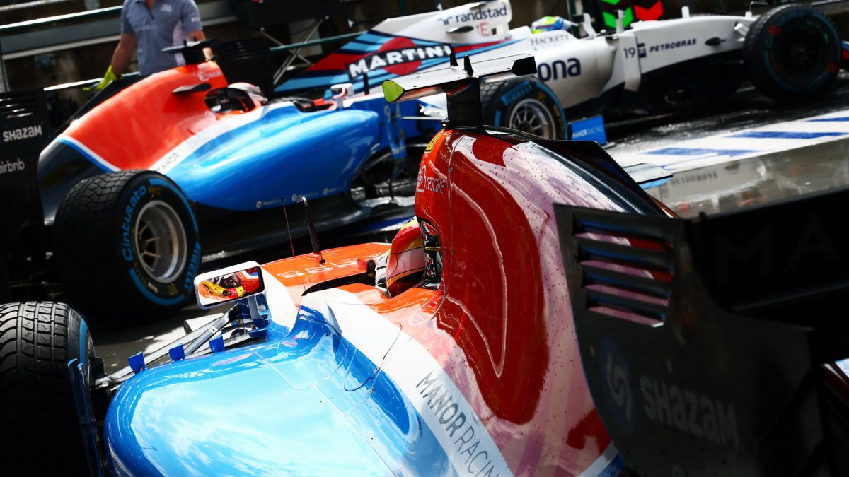 Rio Harjanto a Pascal Wehrlein čekají na výjezd při sobotní kvalifikaci v Maďarsku