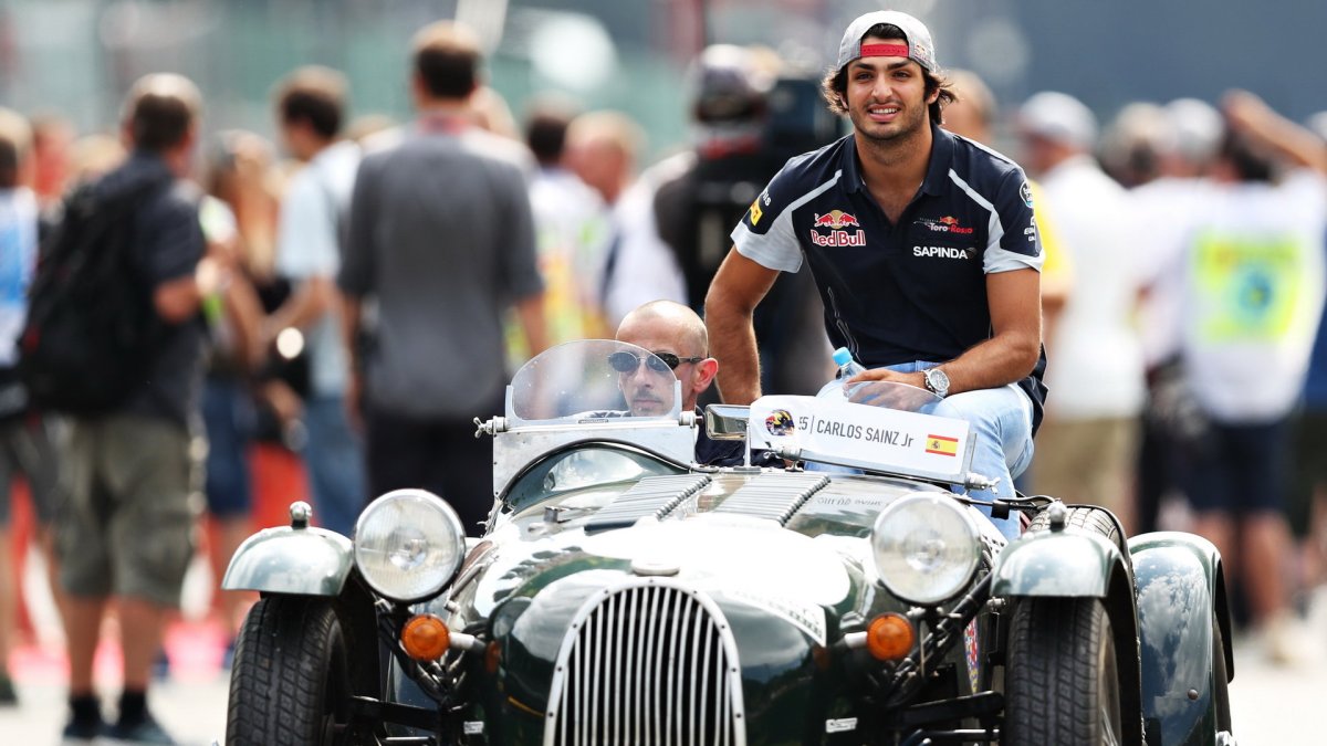 Carlos Sainz před závodem v Belgii