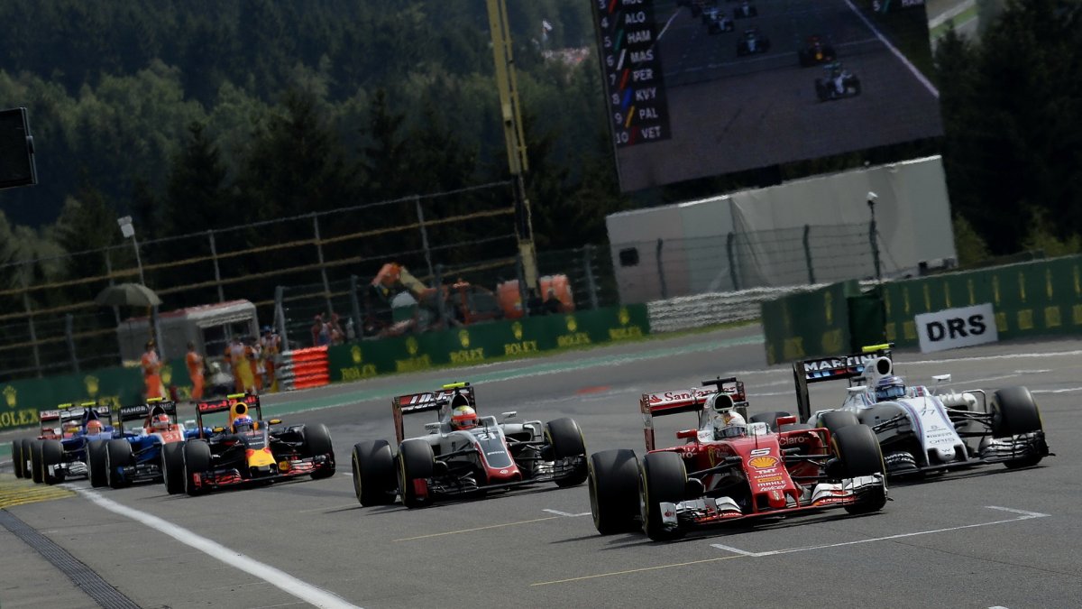 Po startu závodu v Belgii