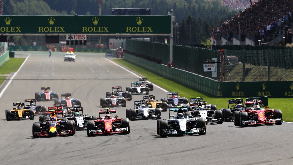 Start závodu v Belgii