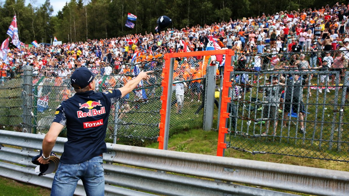 Fanoušci Maxe Verstappena v závodě v Belgii