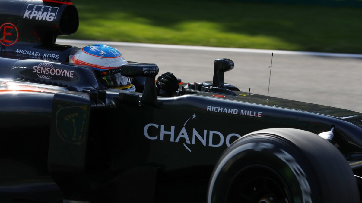 Fernando Alonso v závodě v Belgii