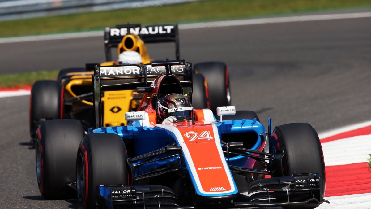 Pascal Wehrlein a Kevin Magnussen v kvalifikaci v Belgii