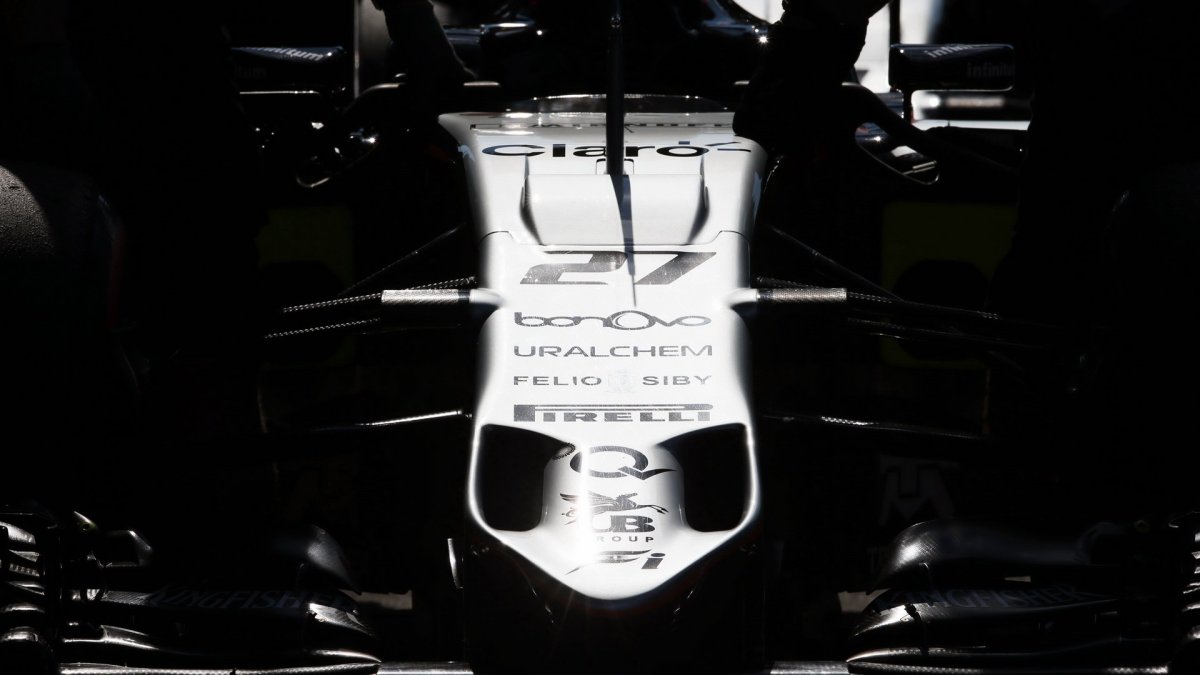 Přední křídlo vozu Force India VJM09 - Mercedes v kvalifikaci v Belgii