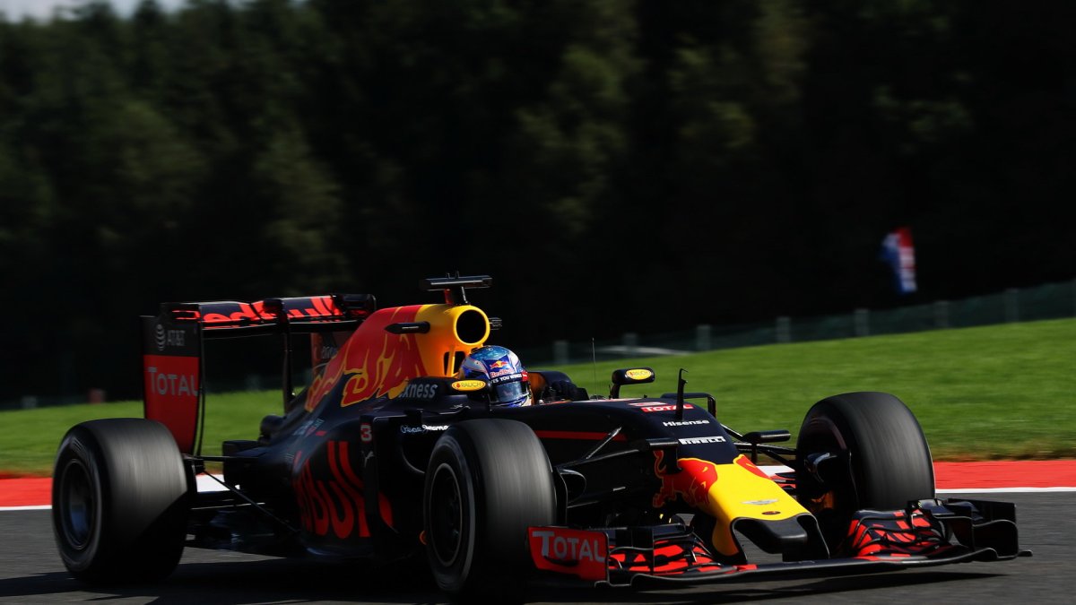 Daniel Ricciardo v kvalifikaci v Belgii
