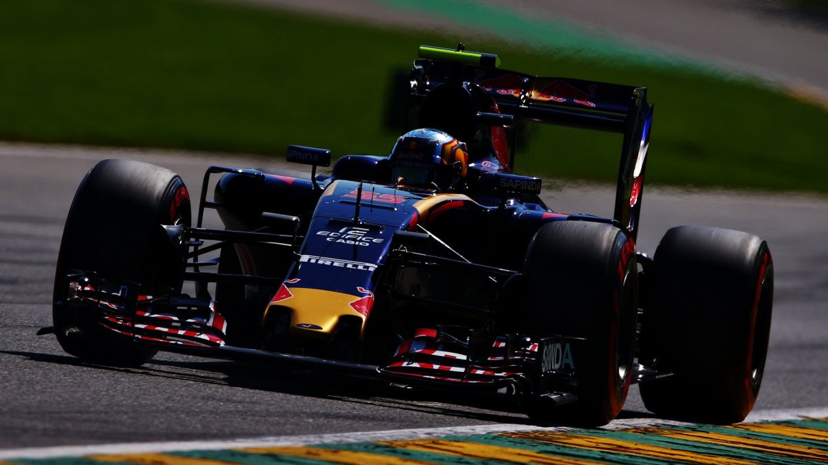 Carlos Sainz v kvalifikaci v Belgii