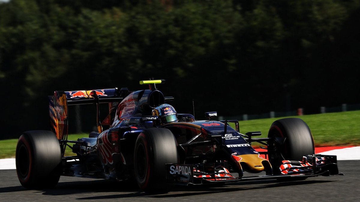 Carlos Sainz v kvalifikaci v Belgii