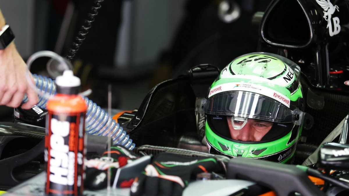 Nico Hülkenberg při pátečním tréninku v Malajsii