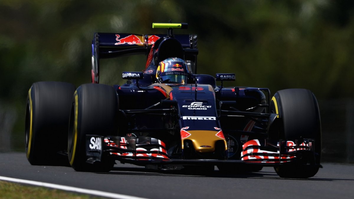 Carlos Sainz při pátečním tréninku v Malajsii