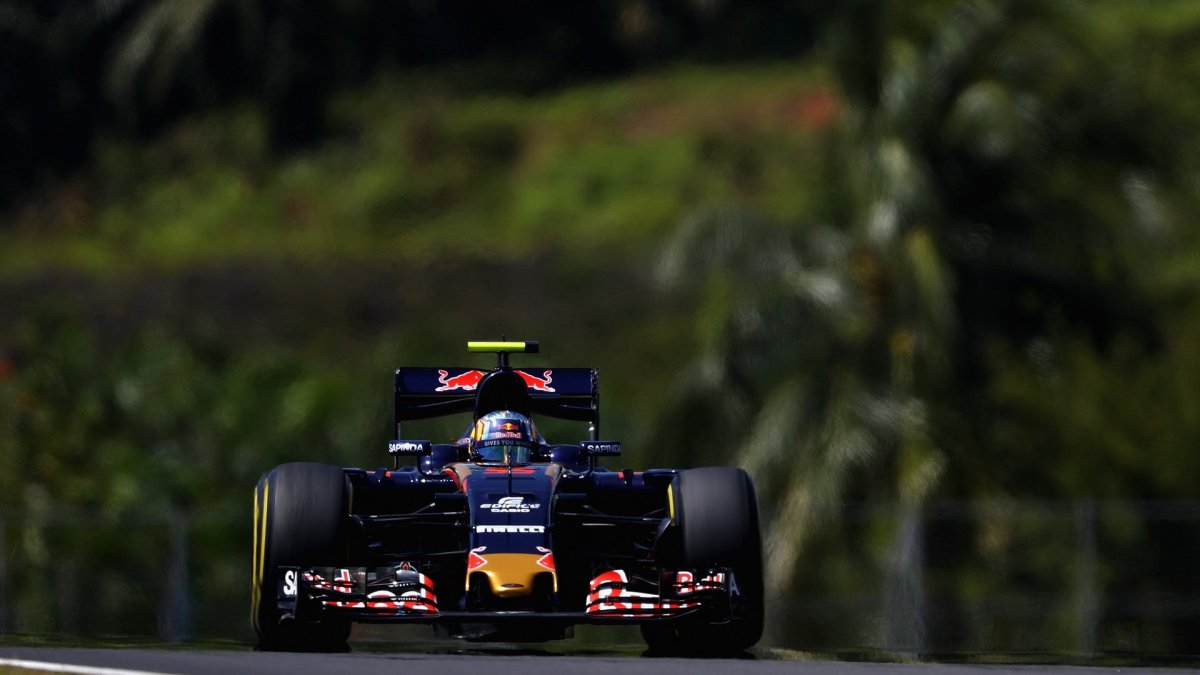 Carlos Sainz při pátečním tréninku v Malajsii