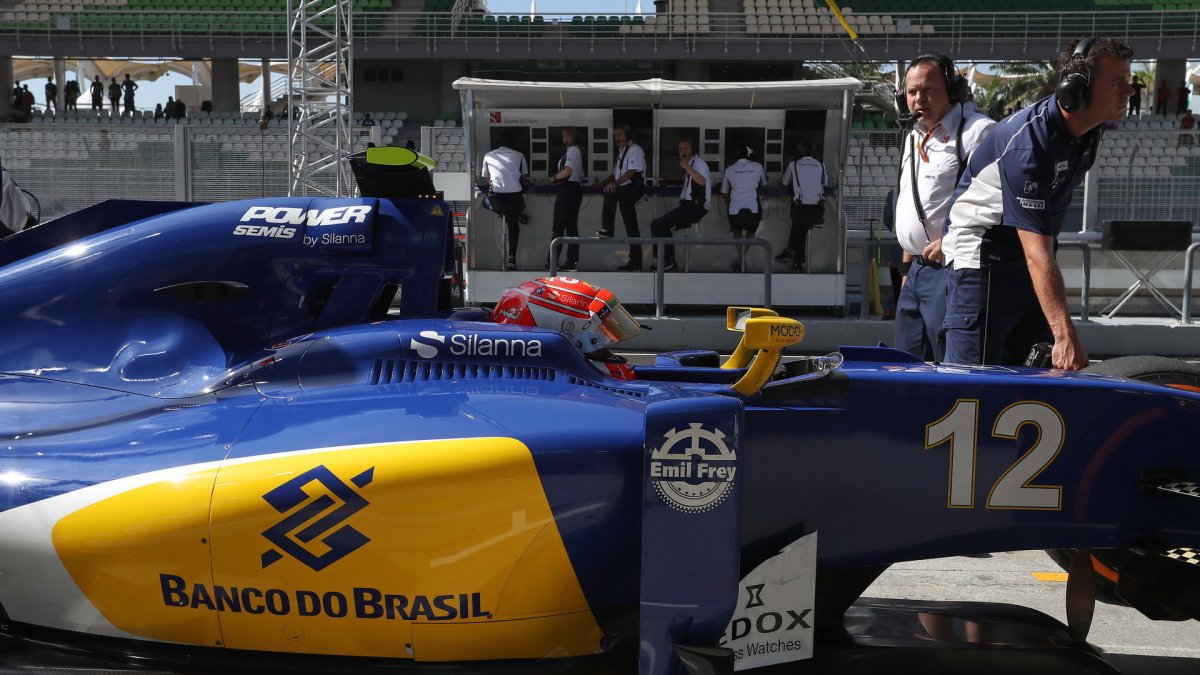 Felipe Nasr při pátečním tréninku v Malajsii
