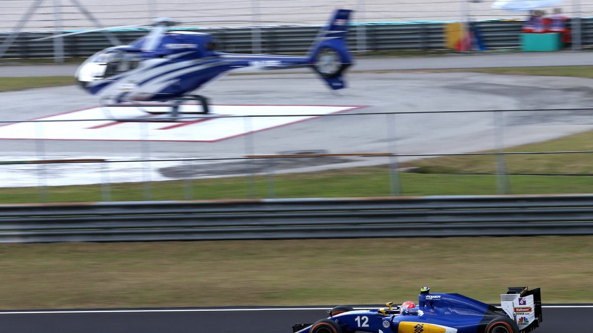 Felipe Nasr při pátečním tréninku v Malajsii