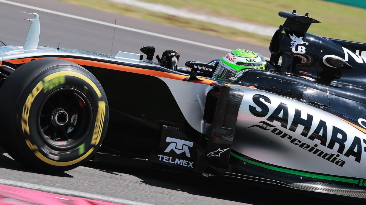 Nico Hülkenberg při pátečním tréninku v Malajsii