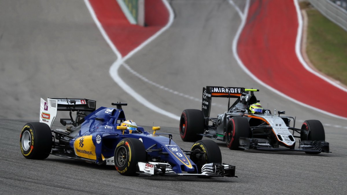 Marcus Ericsson a Sergio Pérez v závodě v Austinu