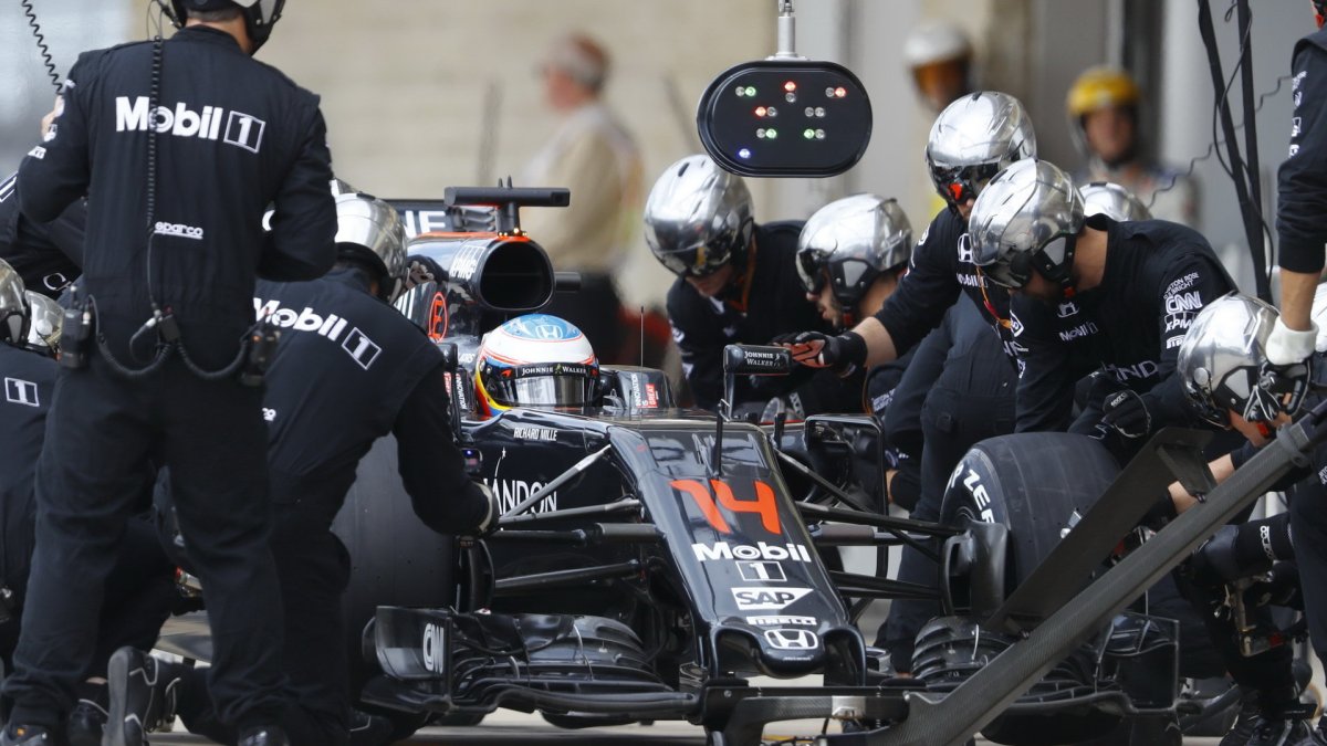 Fernando Alonso v závodě v Austinu