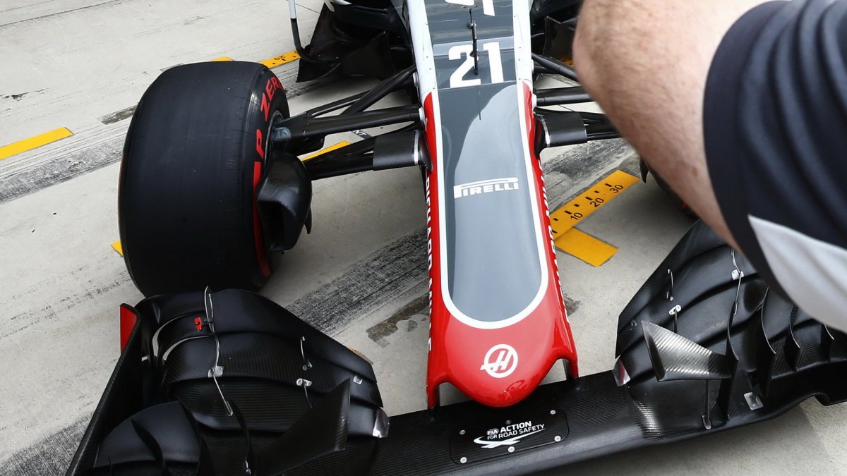 Přední křídlo vozu Haas VF-16 v Austinu