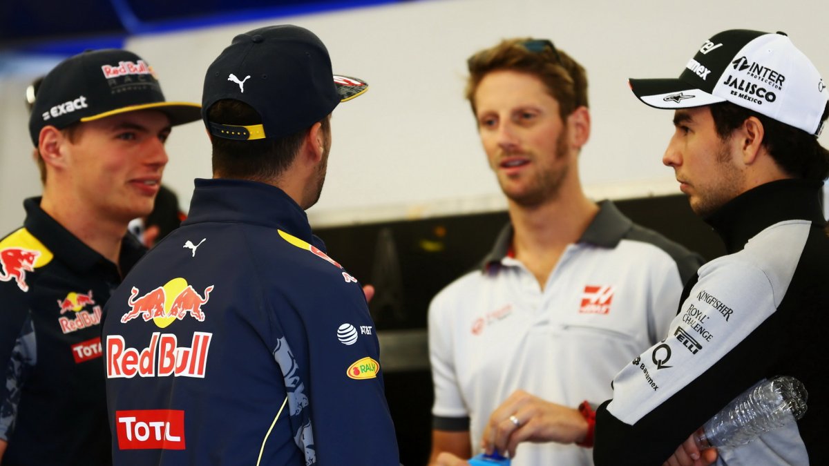 Max Verstappen, Daniel Ricciardo, Romain Grosjean a Sergio Pérez v Austinu