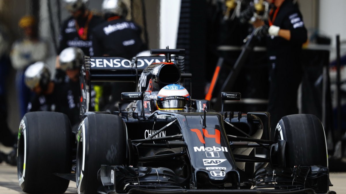 Fernando Alonso v závodě v Austinu