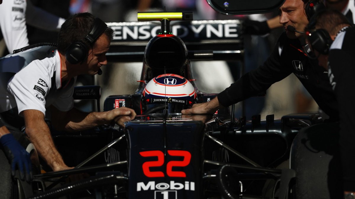 Jenson Button v kvalifikaci v Austinu