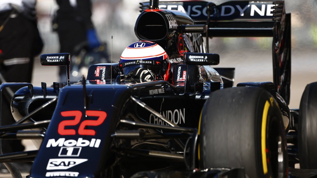 Jenson Button v kvalifikaci v Austinu