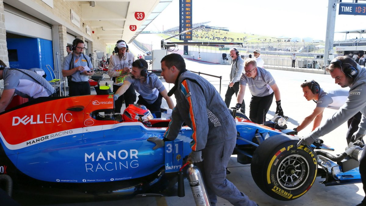 Esteban Ocon při pátečním tréninku v Austinu