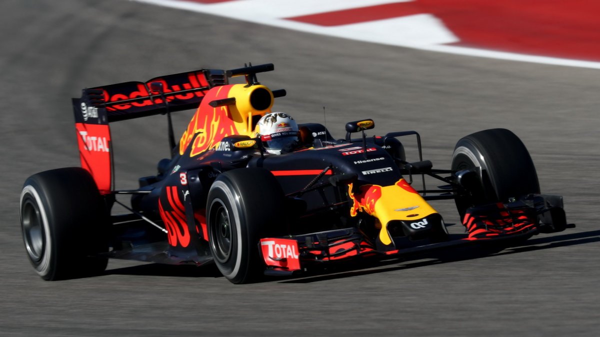 Daniel Ricciardo při pátečním tréninku v Austinu