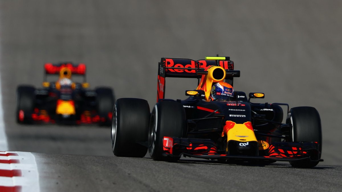 Max Verstappen při pátečním tréninku v Austinu