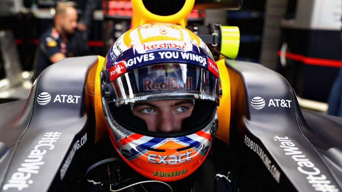 Max Verstappen při pátečním tréninku v Austinu
