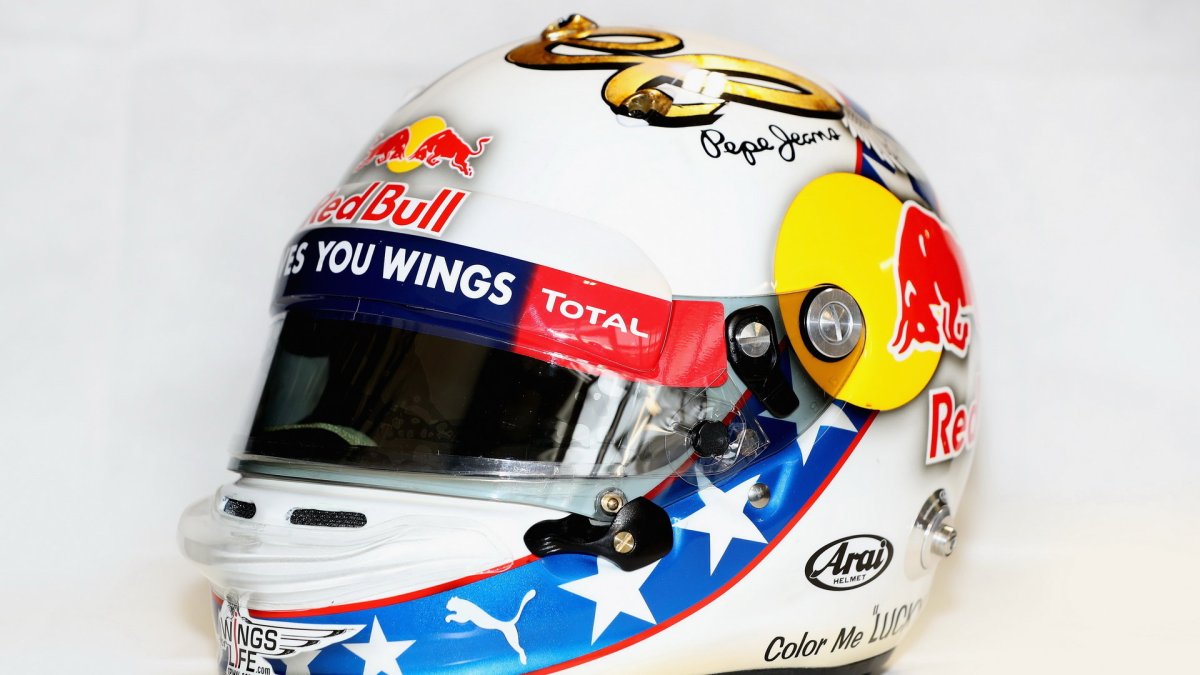 Nový design přilby Daniela Ricciarda v Austinu