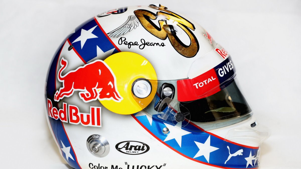 Nový design přilby Daniela Ricciarda v Austinu