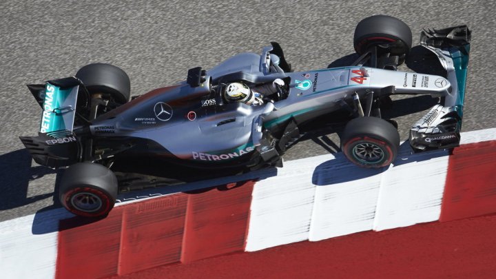 Lewis Hamilton při pátečním tréninku v Austinu