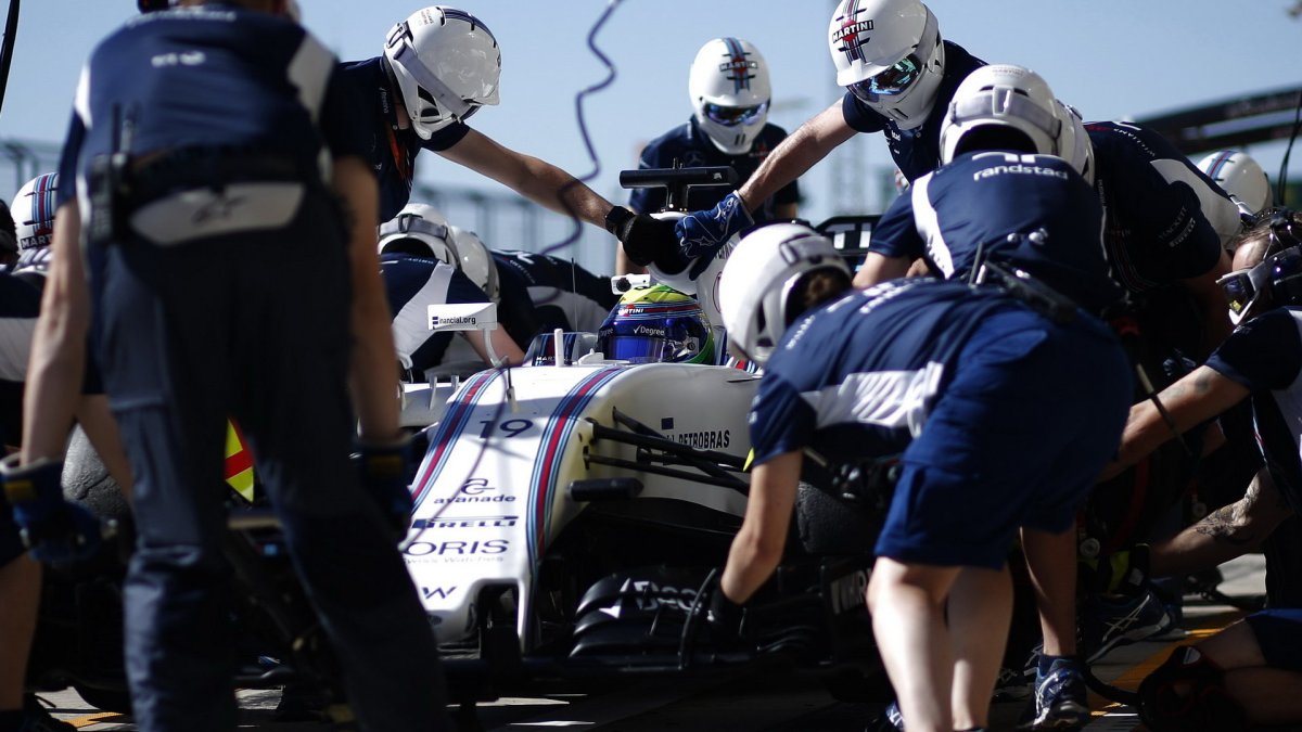 Felipe Massa při pátečním tréninku v Austinu